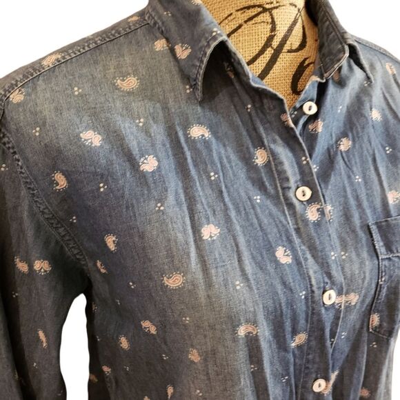 3 for $25 UNIQLO Button Down Front - Picture 5 of 13